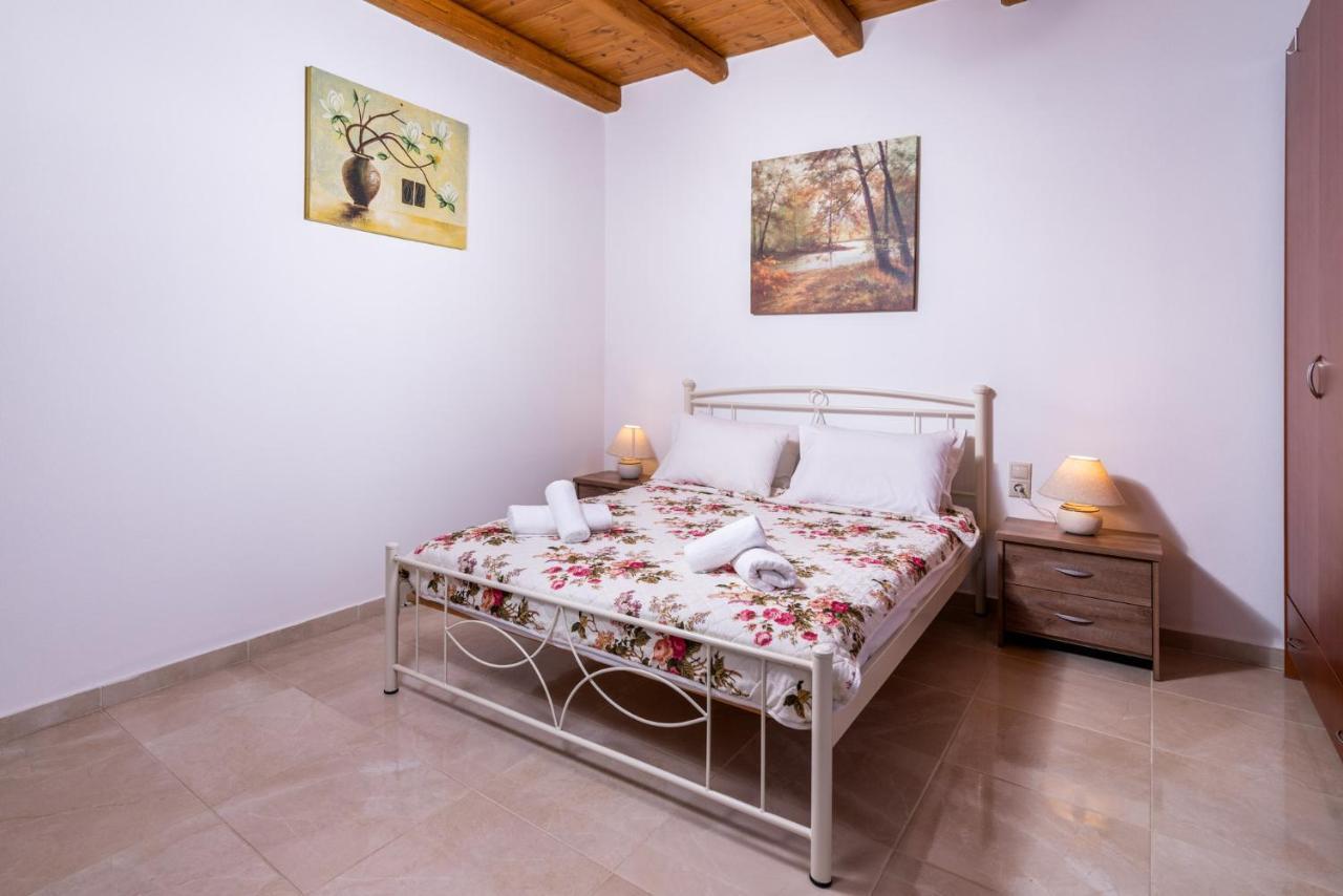 Ferienwohnung Vrisanos Pitsidia Exterior foto